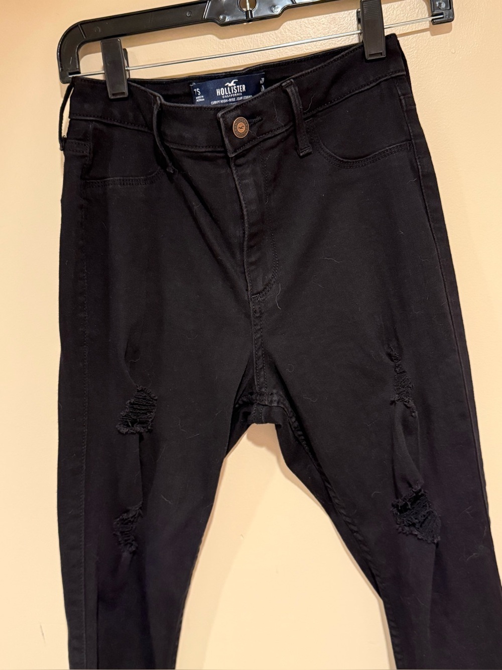 Hollister Men’s Black Skinny Ripped Jeans